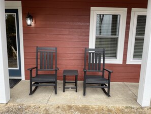 Property grounds - Rustic Romantic Ridgeview Cottage at Autumn Ridge (Lexington)