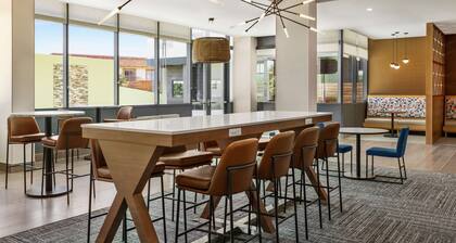 Hampton Inn & Suites San Mateo-San Francisco Airport