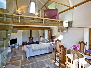 Fireplace - 2 bedroom accommodation in Chard (Chard)