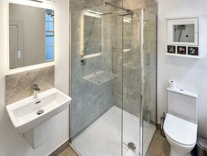 Towels - 3 bedroom accommodation in Town & Victoria Road (Town & Victoria Road)