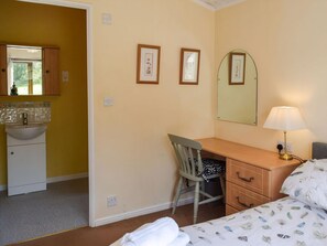 3 habitaciones y ropa de cama