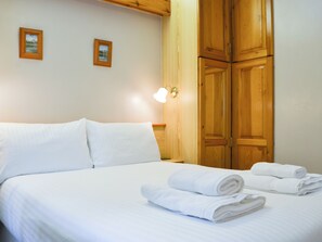 2 bedrooms, free WiFi, bed sheets