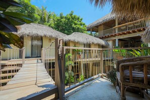 Bungalow Deluxe | 1 phòng ngủ, bộ đồ giường cao cấp, chăn bông, bàn 