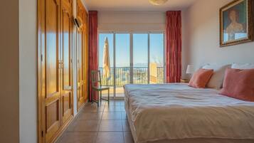 3 slaapkamers, een kluis op de kamer, een strijkplank/strijkijzer