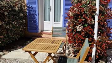 Chambre Double Confort | Terrasse/Patio
