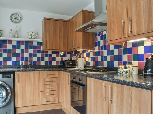 2 Schlafzimmer Unterkunft in Cwmfelinfach