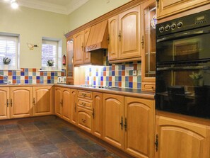 Dishwasher, cookware/dishes/utensils