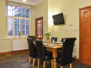 Dining - 4 bedroom accommodation in Whitby (Whitby)