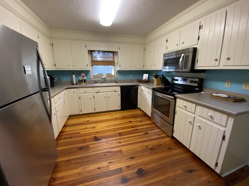 Lakefront Stay on Santee