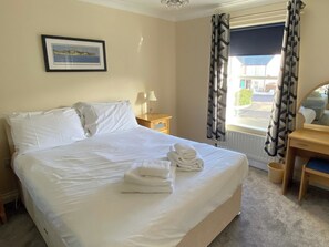 3 bedrooms, free WiFi - A luxury house in an award-winning development. (Shaldon)