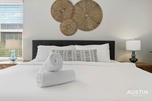 2 bedrooms, desk, iron/ironing board, free WiFi