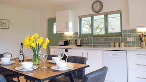 Dishwasher - Red Kite Lodge - UK32610 (Stanner, near Kington)