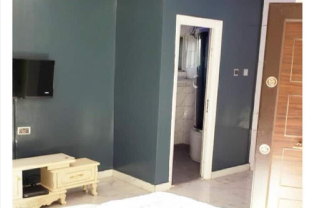 Immaculate 3-bed House in Owerri With Garden