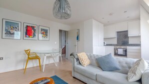 Unclassified image, 3 of 10, button - Bright and Spacious 1 Bedroom Flat in Notting Hill (London)