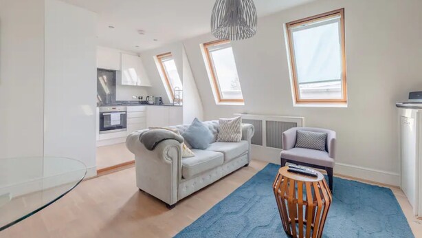 Unclassified image, 1 of 10, button - Bright and Spacious 1 Bedroom Flat in Notting Hill (London)
