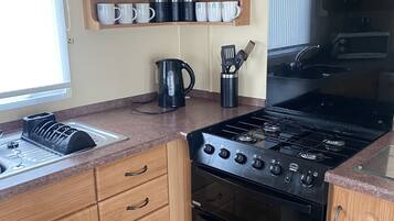 Chalet, Beberapa Tempat Tidur | Dapur pribadi | Lemari es, microwave, oven, dan kompor