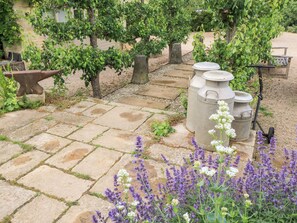 Cottage | Property grounds - Pudding Hill Barn Cottage (Cirencester)