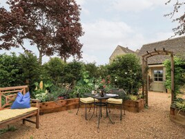 Cottage | Outdoor dining