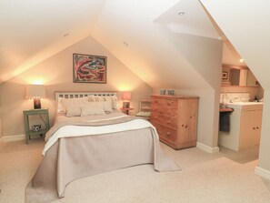 2 عدّة غرف نوم وبديكورات فريدة لكل غرفة وطراز فريد لكل وحدة