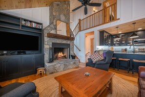 Smart TV, fireplace