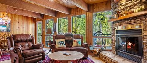 Smart TV, fireplace, offices