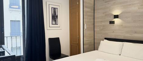 1 slaapkamer, een strijkplank/strijkijzer, reisbedje, gratis wifi