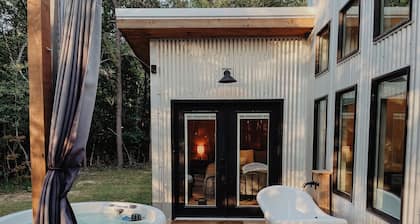 Crane's Cabin at Fall Creek Falls State Park- Outdoor Bathtub, Fireplace