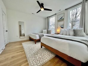 3 habitaciones, escritorio, cortinas blackout y ropa de cama 