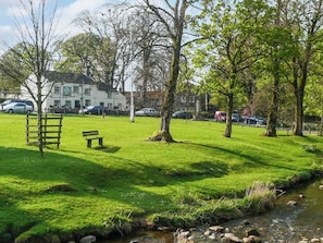 Property grounds - 1 bedroom accommodation in Linton, near Skipton (Linton, near Skipton)