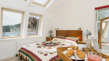 4 bedrooms, free WiFi, bed sheets