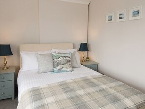8 bedrooms, free WiFi, bed sheets