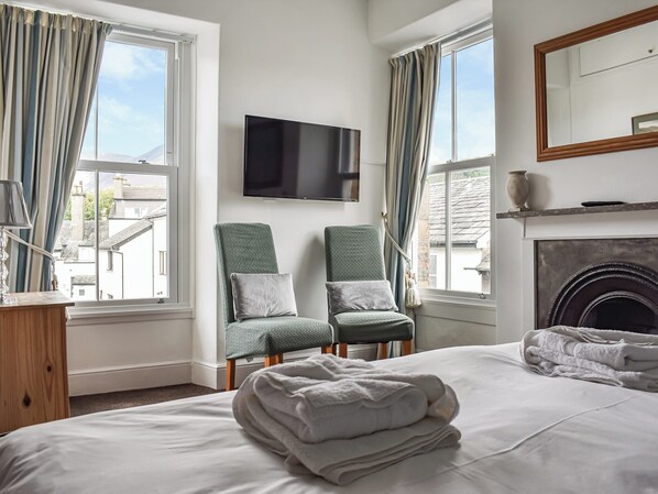 7 bedrooms, free WiFi, bed sheets