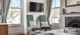 Pitcairn House-UK41255