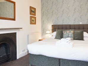 7 bedrooms, free WiFi, bed sheets - Pitcairn House-UK41255 (Keswick)