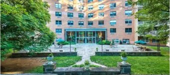 Elkins Park studio 1 Queen & 1 sleeper Hotel style kitchen & bathroom+ Amenities