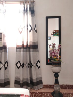 Comfort-værelse til 3 personer | Individuelt design, individuel indretning, mørklægningsgardiner