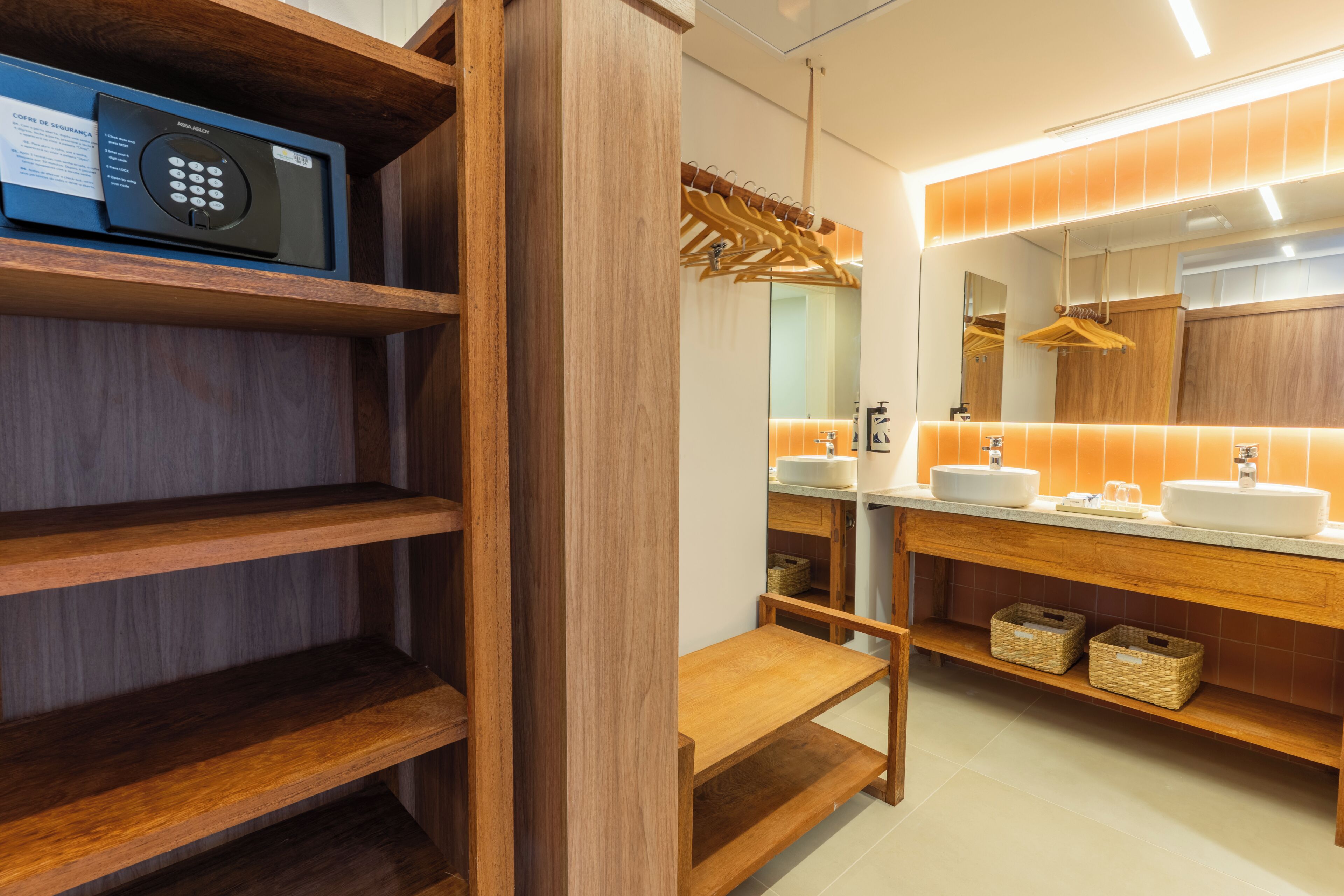 Master Suite | 浴室 | 免费洗浴用品、吹风机、毛巾、肥皂