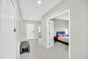 5 bedrooms, free WiFi, bed sheets
