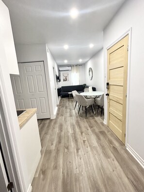 Interior - #203_Downtown One Bedroom Loft in  with free parking (Montréal)