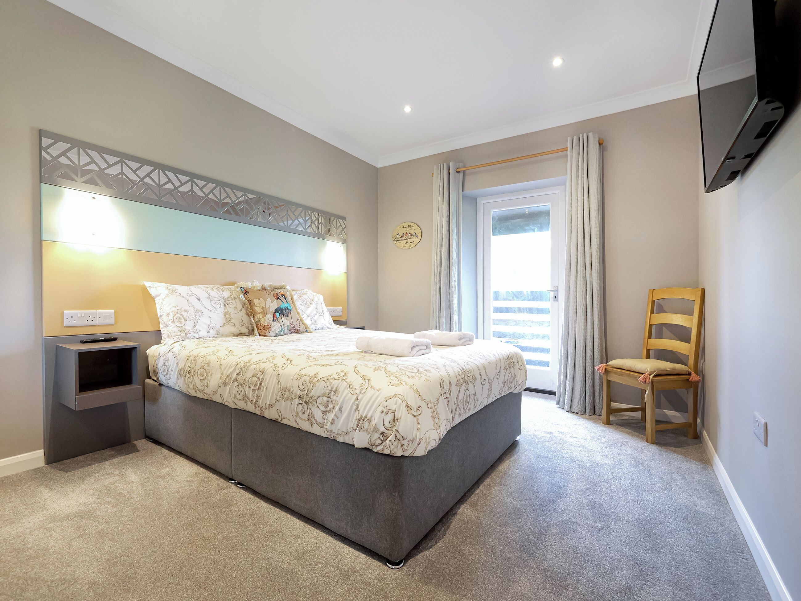 4 bedrooms, free WiFi, bed sheets