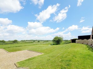 Property grounds - 4 bedroom accommodation in Carlton Colville, near Lowestoft (Carlton Colville, near Lowestoft)