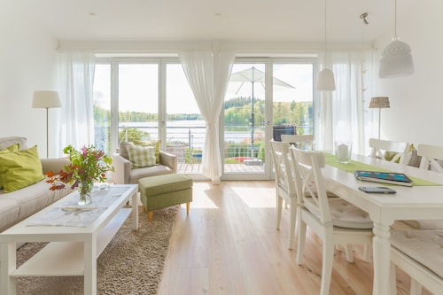 Lakeview 2 Lake Salem child-friendly bathing lake W LAN