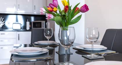 2 bedroom accommodation in Ashford