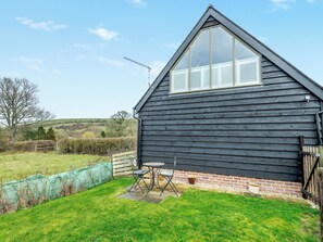 Outdoor dining - 1 bedroom accommodation in Ibberton, Blandford Forum (Ibberton, Blandford Forum)