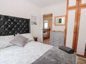 Cottage | Interior - 5 Westwood Road (Scarborough)