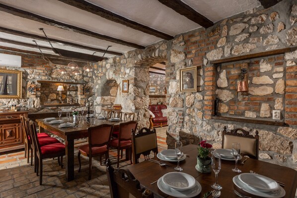 Villa Familiale, plusieurs chambres (Villa Cupido With Private Pool) | Restauration