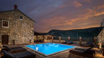 Seasonal outdoor pool