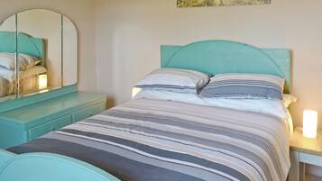 6 bedrooms, free WiFi, bed sheets