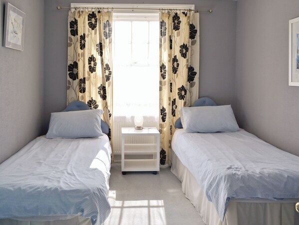 6 quartos, Wi-Fi de cortesia, roupa de cama