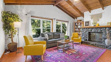 Télévision, cheminée